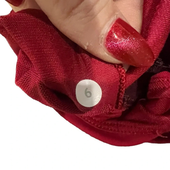 Lululemon Wrap It Up Tank - Alarming - Size 6 - Picture 9 of 11